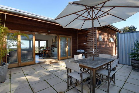 A Seascape Retreat - New South Wales Tourism  6